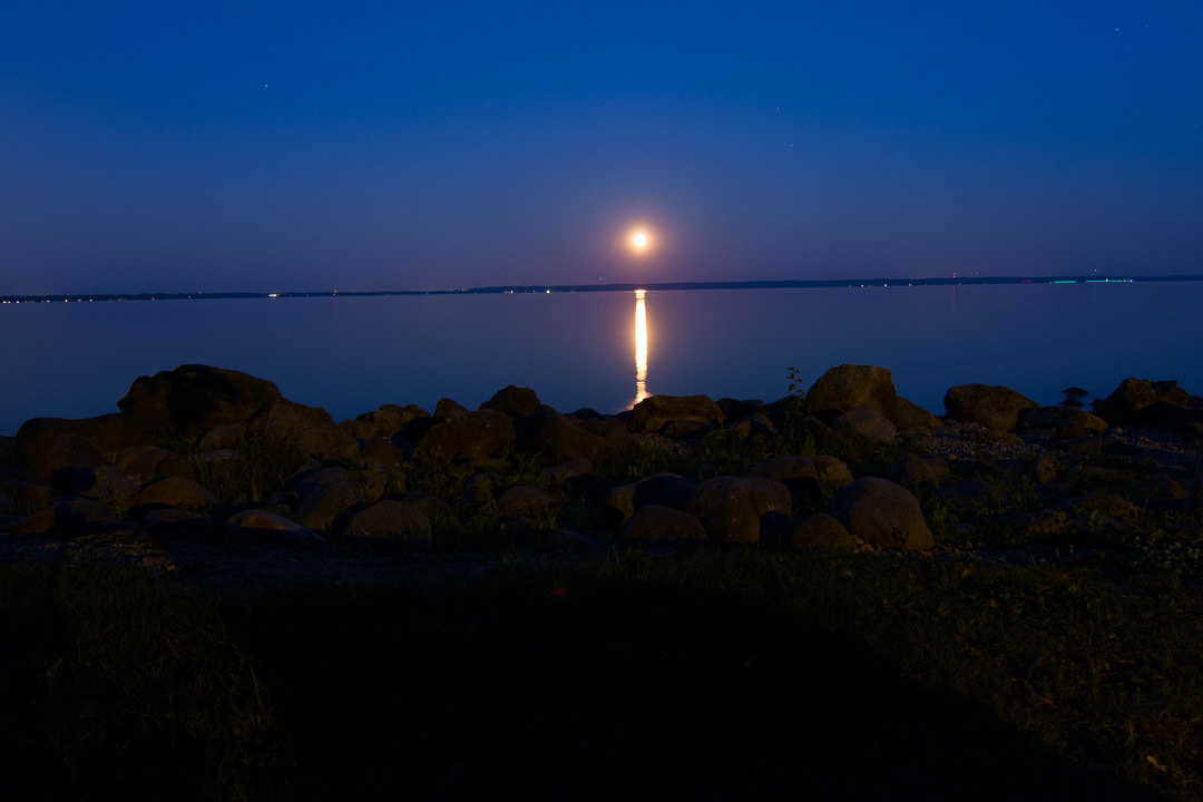 Super Moon Rise